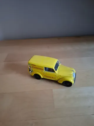 Furgoneta Amarilla Colección