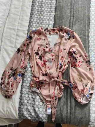 Precioso body flores talla S-M