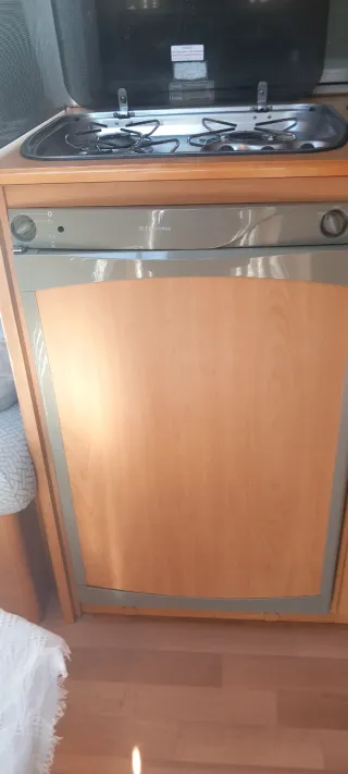 Caravana knaus sudwina -450 TF TUF  1050 Kilos