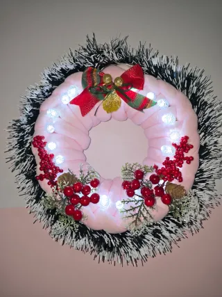 Ghirlanda decorativa rosa e rossa