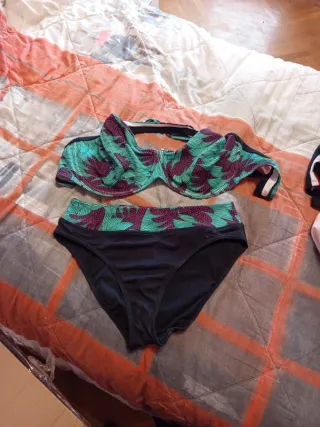 Bikini verde y negro con estampado