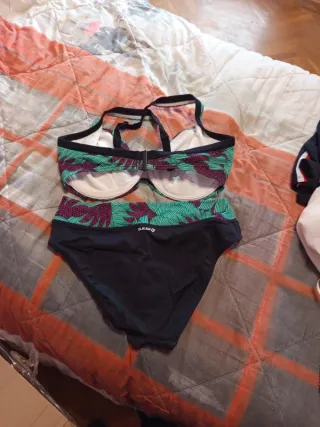 Bikini verde y negro con estampado
