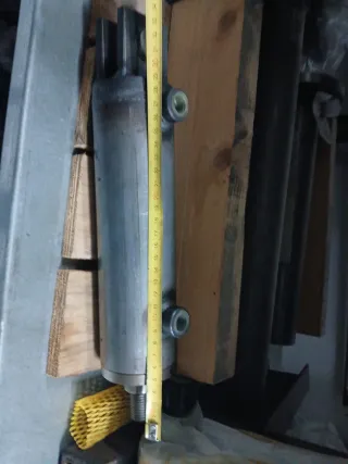 Cilindro idraulico doppio effetto