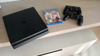 Sony PS4 Slim 1TB + 2 Joypad + Gioco