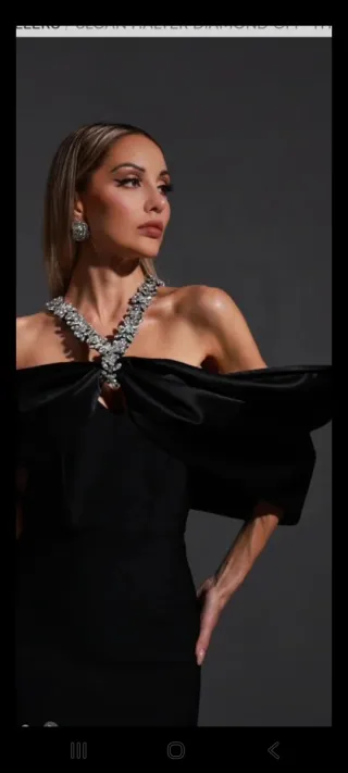 Vestido Negro Cuello Halter Manga Abullonada