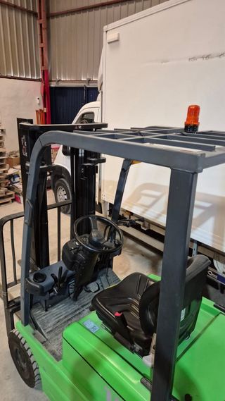 Carretilla elevadora Toyota año 2004