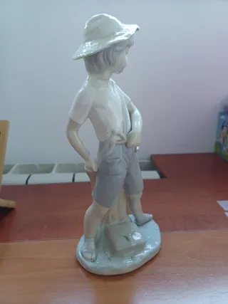 Figura Nao by Lladro Niño