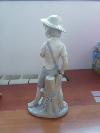 Figura Nao by Lladro Niño