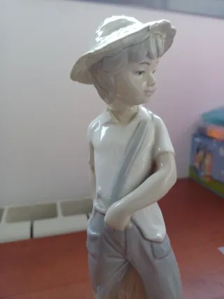 Figura Nao by Lladro Niño