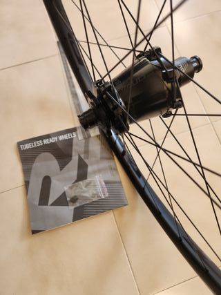 [nueva] Rueda trasera de 29" Race Face Turbine R