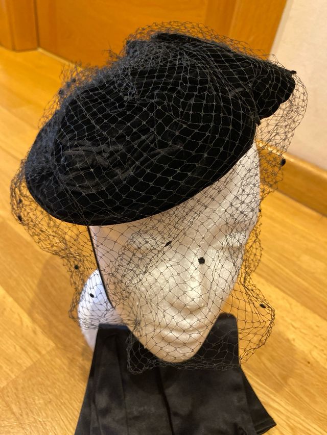 Tocado y guantes de fiesta negros