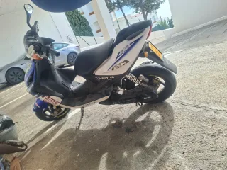 Moto Scooter Yamaha Aerox años 2006....