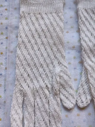 Guante blancos de punto hechos a mano