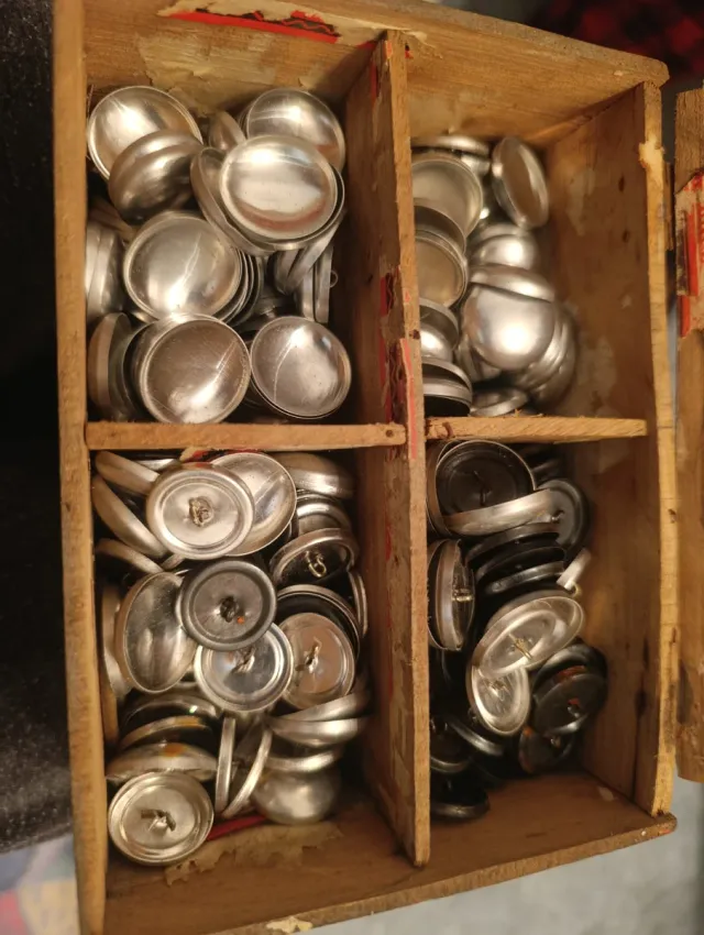 Cajas de fornituras para botones