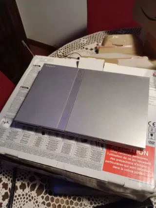 PlayStation 2 Slim Argento