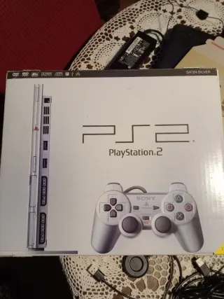 PlayStation 2 Slim Argento