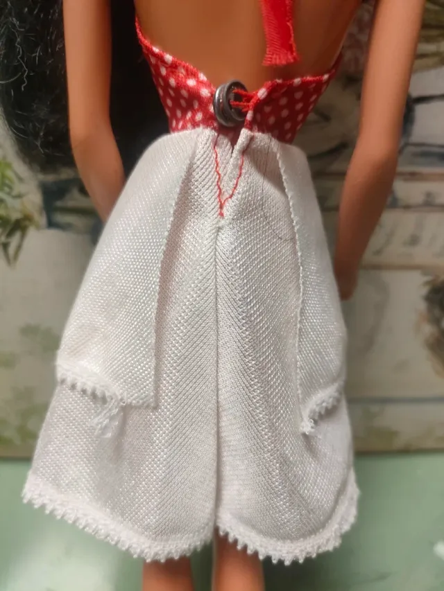 vestido rojo lunares y blanco para Barbie