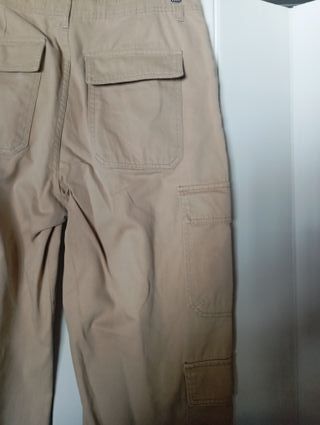 Pantalón cargo beige