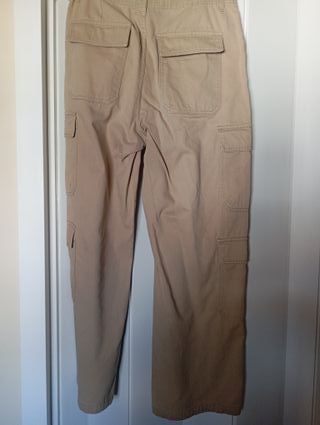 Pantalón cargo beige