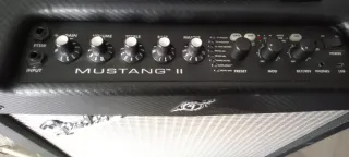 Amplificador Guitarra Fender Mustang II