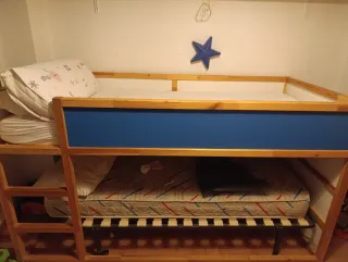 Cama alta Ikea con colchón, para niños modelo Kyra