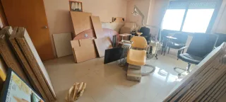 LOTE OFICINA COMPLETO – SILLAS + MESAS DE ESCRITO