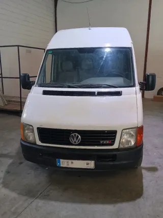 Opel Movano 2015 y Volkswagen LT35 AÑO 2006