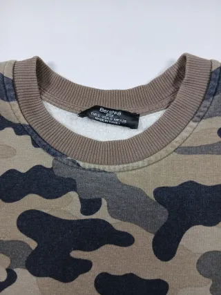 Sudadera Bershka Camuflaje Corta Talla S