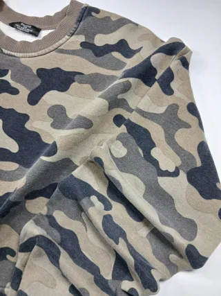 Sudadera Bershka Camuflaje Corta Talla S