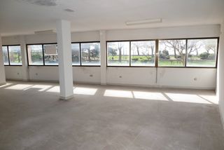 Oficina tipo nave en alquiler