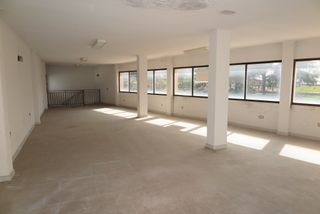 Oficina tipo nave en alquiler