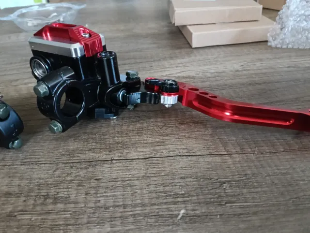 Manetas moto rojas nuevas