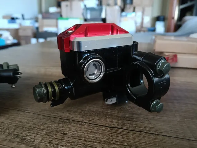 Manetas moto rojas nuevas