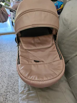 Carrito de bebé rosa junama