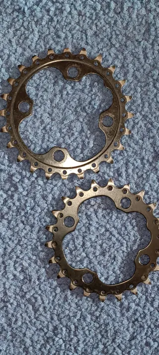 Varios platos para bielas