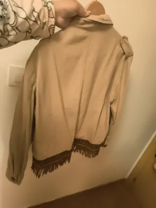 Camisa vaquera beige con flecos