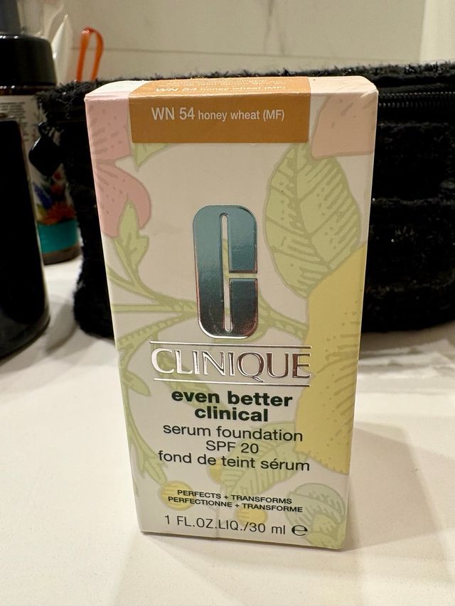 Clinique Even Better Clinical Serum Foundation SPF