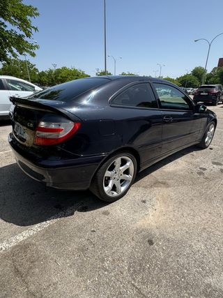 Mercedes-Benz Clase C 2004