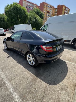 Mercedes-Benz Clase C 2004