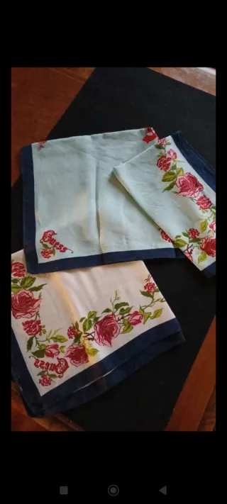 N 2 Foulard Guess seta floreale