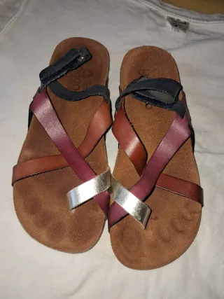 Sandalias Yokomo Marrón ,granate y azul
