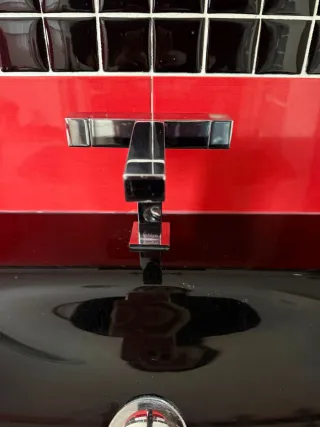 Lavabo de cristal negro para baño