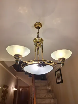 Lámpara de techo latón 4 tulipas