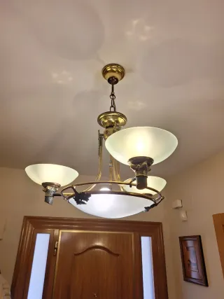 Lámpara de techo latón 4 tulipas