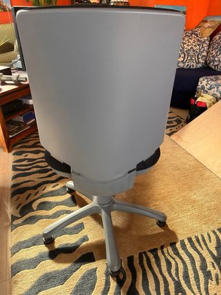 Silla de oficina ergonómica negra