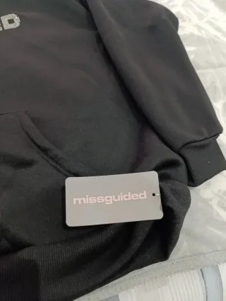 Sudadera Missguided Negra con Brillantes