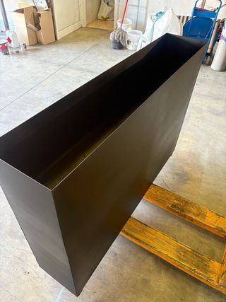 Jardinera Cafeteria metálica