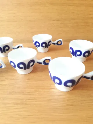 Tazas de café Sargadelos azules y blancas