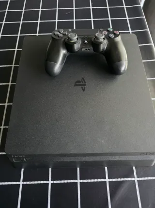 Play 4 1TB con mando, como nueva