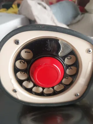 Teléfono antiguo cobra beige